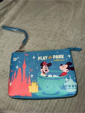Disney Wristlet - Play in the Park Light Up Pouch